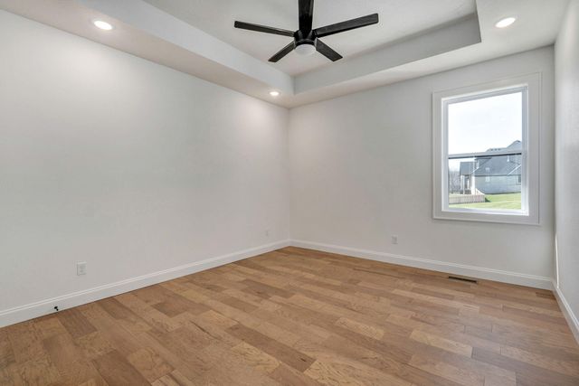 2023 N Silver Charm Avenue, Springfield, MO 65802