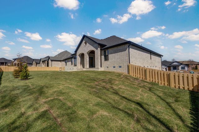 2023 N Silver Charm Avenue, Springfield, MO 65802