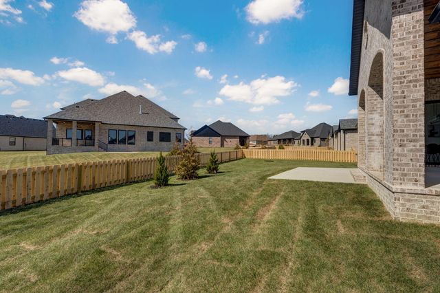 2023 N Silver Charm Avenue, Springfield, MO 65802