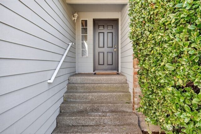 21622 120th Avenue SE, Kent, WA 98031