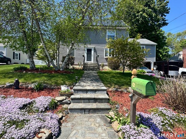 7 Merrill Road, Trumbull, CT 06611