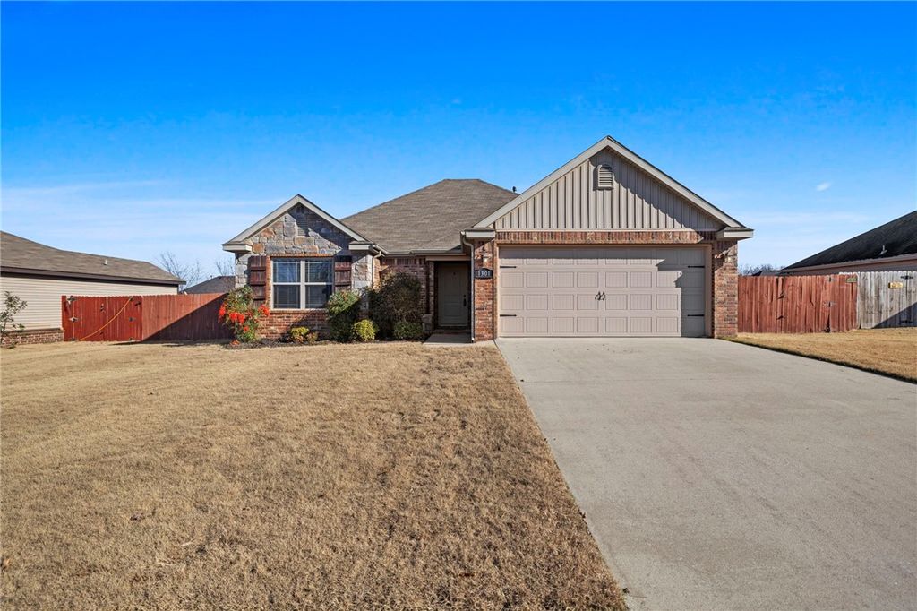 1301 Arkansas Lane, Prairie Grove, AR 72753