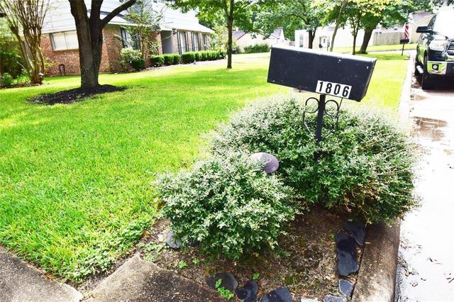 1806 Cedarwood Court, Sugar Land, TX 77498