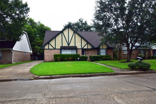 1806 Cedarwood Court, Sugar Land, TX 77498
