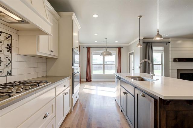 904 NE 21st Street, Moore, OK 73160