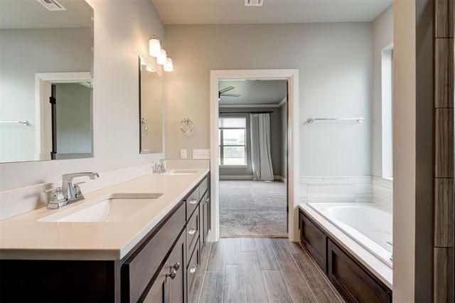 904 NE 21st Street, Moore, OK 73160