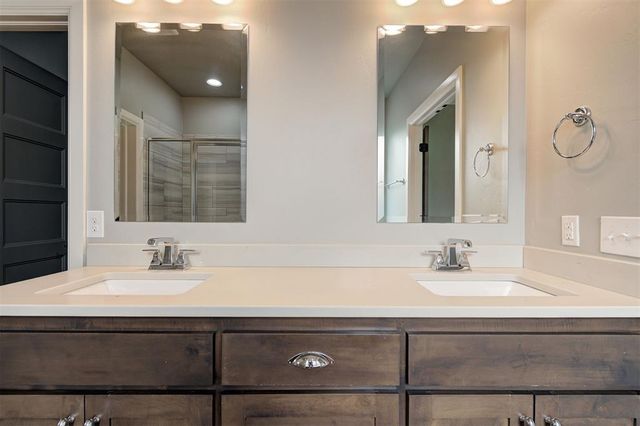 904 NE 21st Street, Moore, OK 73160