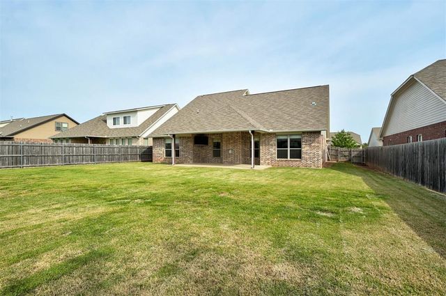 904 NE 21st Street, Moore, OK 73160