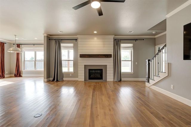 904 NE 21st Street, Moore, OK 73160