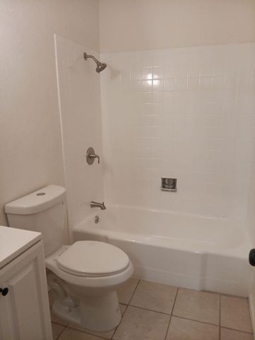 420 Rhode Island Street SE, Albuquerque, NM 87108