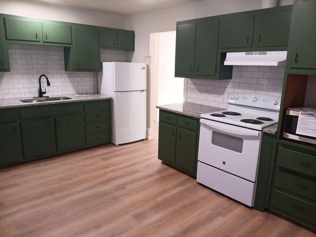 420 Rhode Island Street SE, Albuquerque, NM 87108