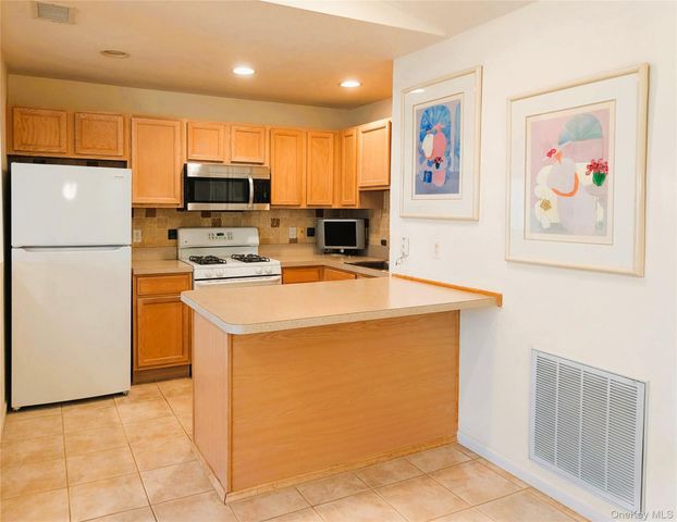 62 Morley Circle, Melville, NY 11747