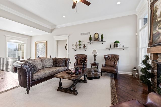 801 SUNSTONE LN, Columbia, MO 65201