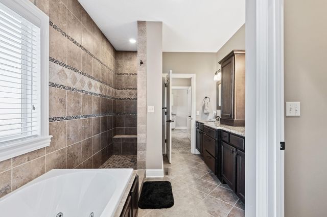 801 SUNSTONE LN, Columbia, MO 65201