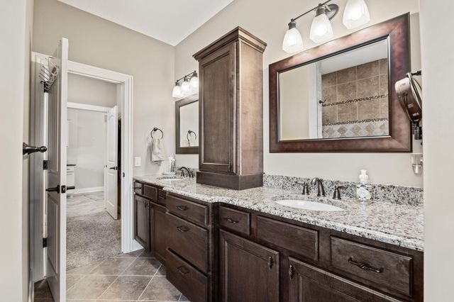 801 SUNSTONE LN, Columbia, MO 65201