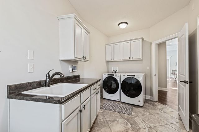 801 SUNSTONE LN, Columbia, MO 65201