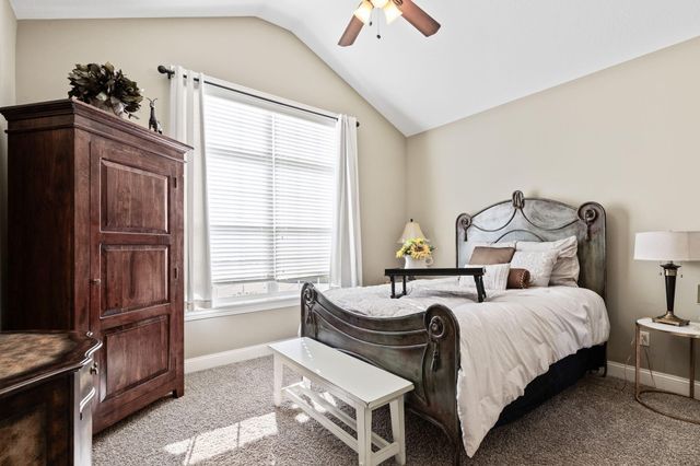 801 SUNSTONE LN, Columbia, MO 65201