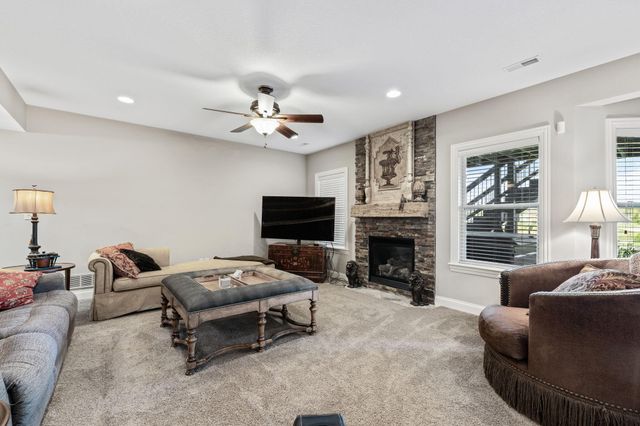 801 SUNSTONE LN, Columbia, MO 65201