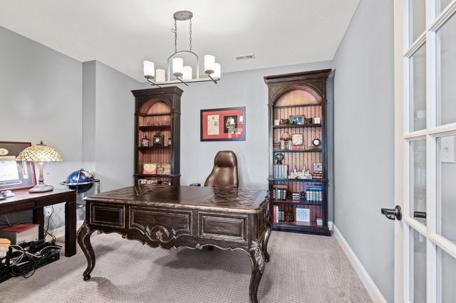 801 SUNSTONE LN, Columbia, MO 65201