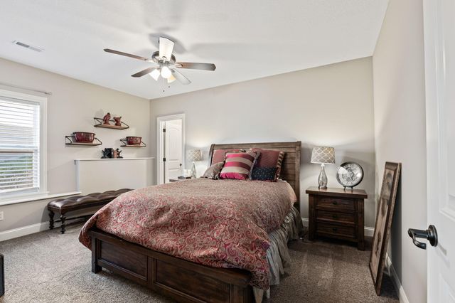 801 SUNSTONE LN, Columbia, MO 65201