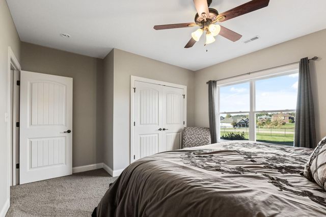 801 SUNSTONE LN, Columbia, MO 65201