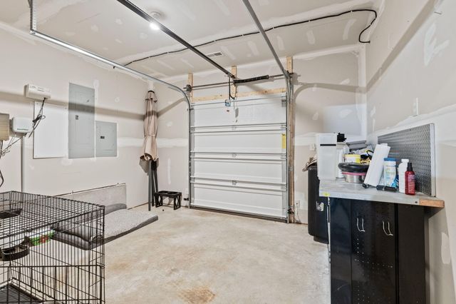 801 SUNSTONE LN, Columbia, MO 65201