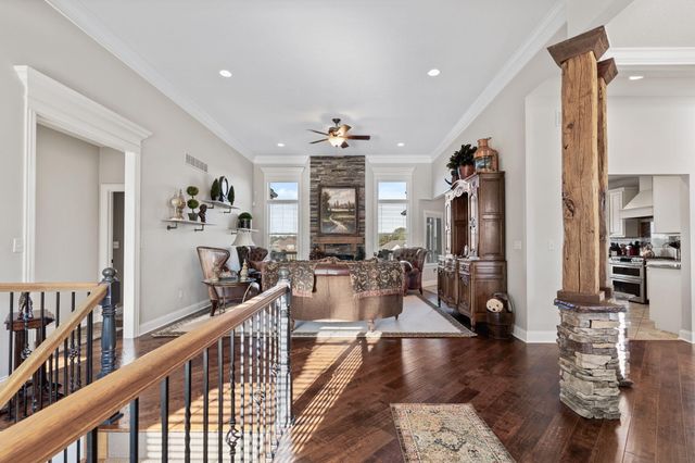 801 SUNSTONE LN, Columbia, MO 65201