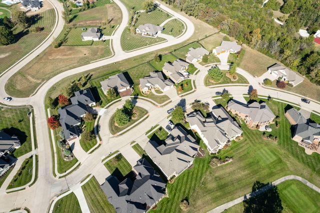 801 SUNSTONE LN, Columbia, MO 65201