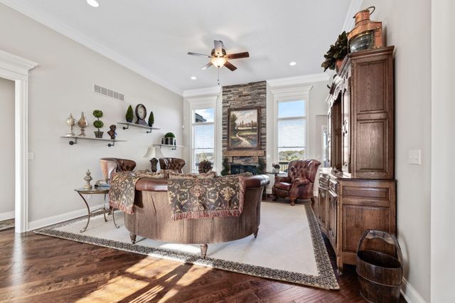 801 SUNSTONE LN, Columbia, MO 65201