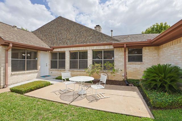 11835 Brook Meadows Lane, Meadows Place, TX 77477
