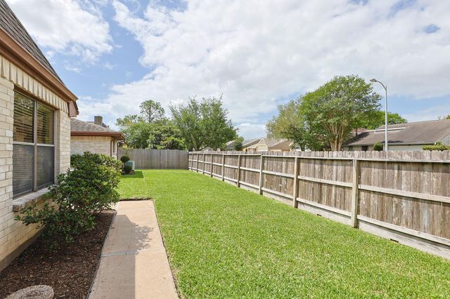 11835 Brook Meadows Lane, Meadows Place, TX 77477