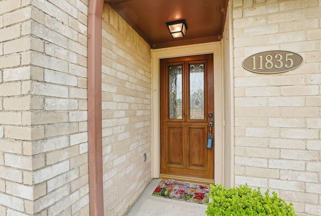 11835 Brook Meadows Lane, Meadows Place, TX 77477