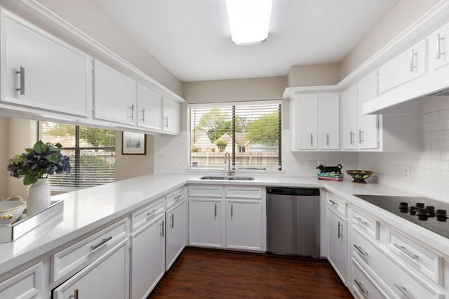 11835 Brook Meadows Lane, Meadows Place, TX 77477