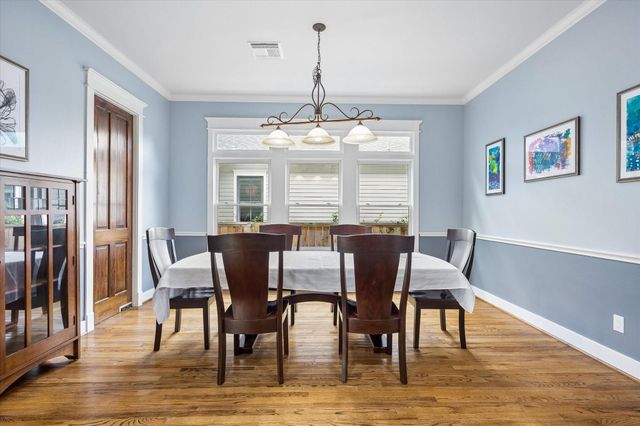 915 Oxford Street, Houston, TX 77008