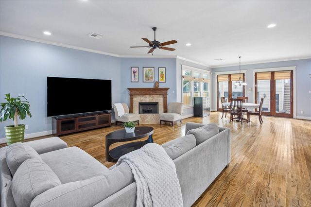 915 Oxford Street, Houston, TX 77008