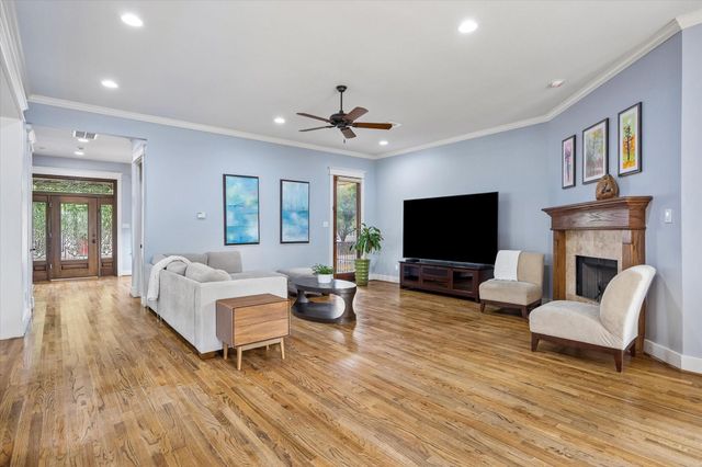 915 Oxford Street, Houston, TX 77008