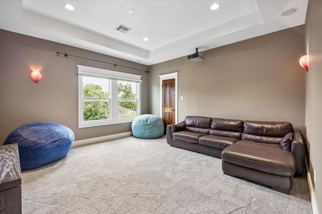 915 Oxford Street, Houston, TX 77008