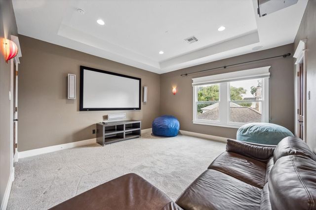 915 Oxford Street, Houston, TX 77008