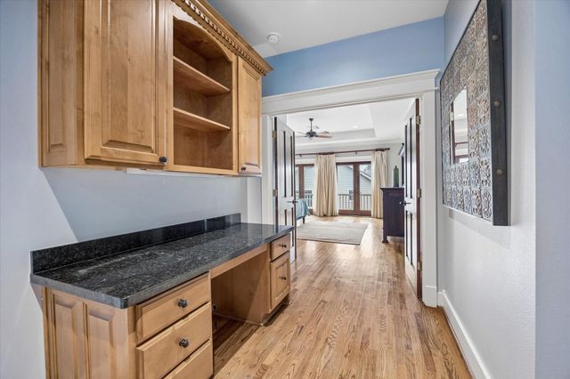 915 Oxford Street, Houston, TX 77008
