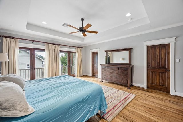 915 Oxford Street, Houston, TX 77008