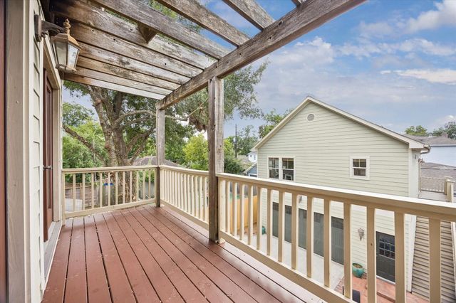 915 Oxford Street, Houston, TX 77008