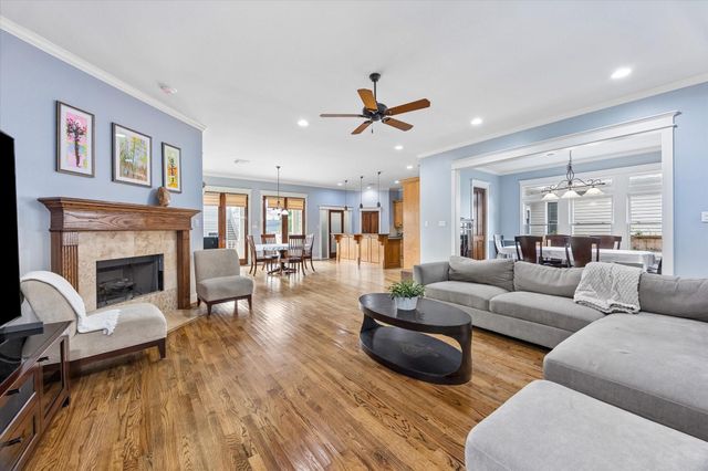 915 Oxford Street, Houston, TX 77008