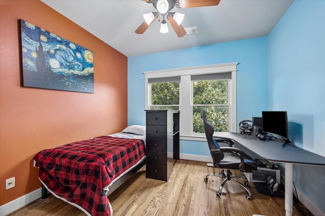 915 Oxford Street, Houston, TX 77008
