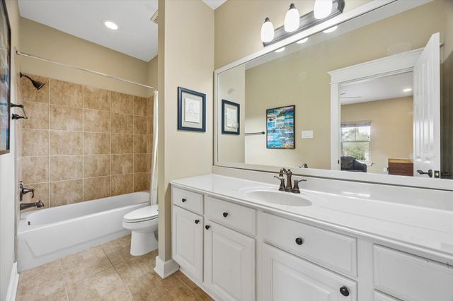 915 Oxford Street, Houston, TX 77008