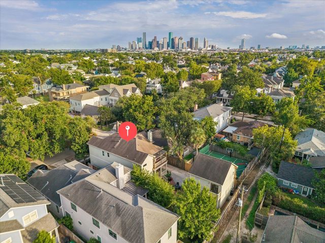 915 Oxford Street, Houston, TX 77008