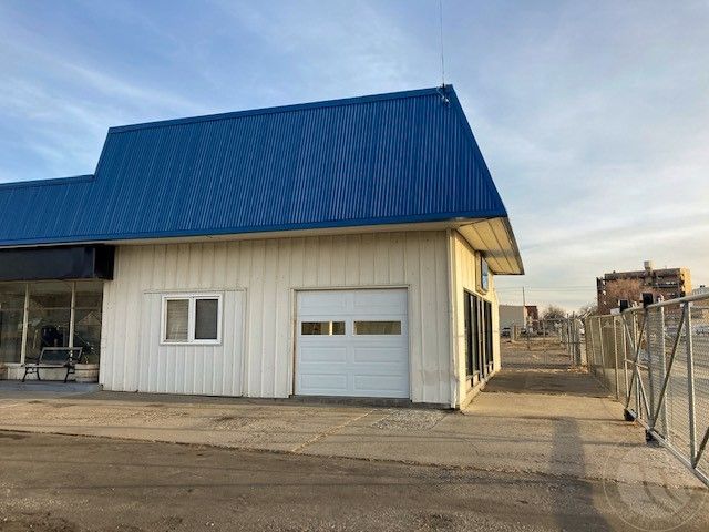 2424 6th AVENUE N, Billings, MT 59101