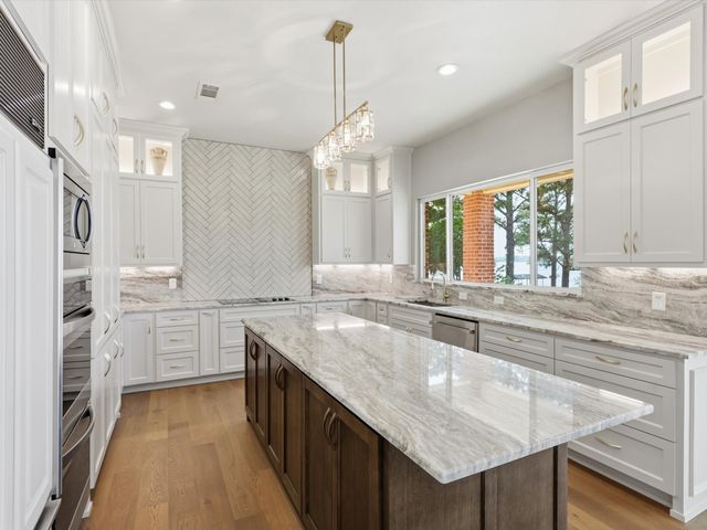 5815 Bay Club Drive, Arlington, TX 76013