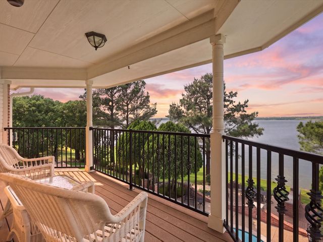 5815 Bay Club Drive, Arlington, TX 76013