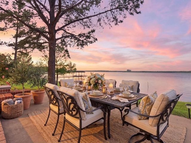 5815 Bay Club Drive, Arlington, TX 76013