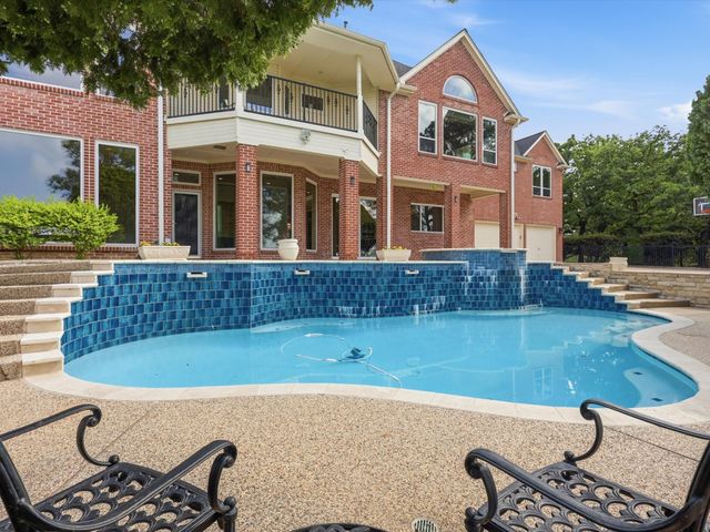 5815 Bay Club Drive, Arlington, TX 76013